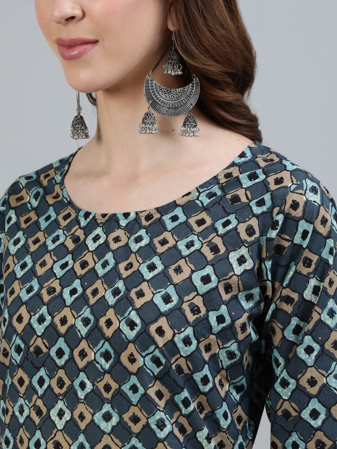 Women Grey Printed Straight Kurta With Three Quarter Sleeves | LASVINI - Redefining Indian Fashion with Elegance