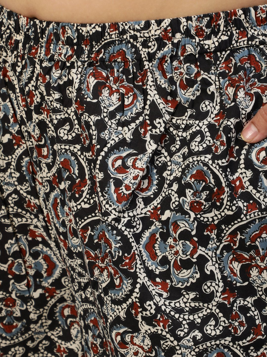 Women Black Printed Night Suit | LASVINI - Redefining Indian Fashion with Elegance