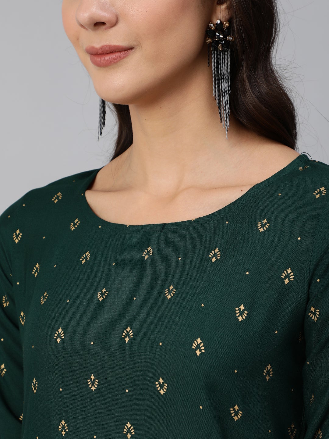 Women Green & Gold Printed Straight Kurta With Three Quarter Sleeves | LASVINI - Redefining Indian Fashion with Elegance
