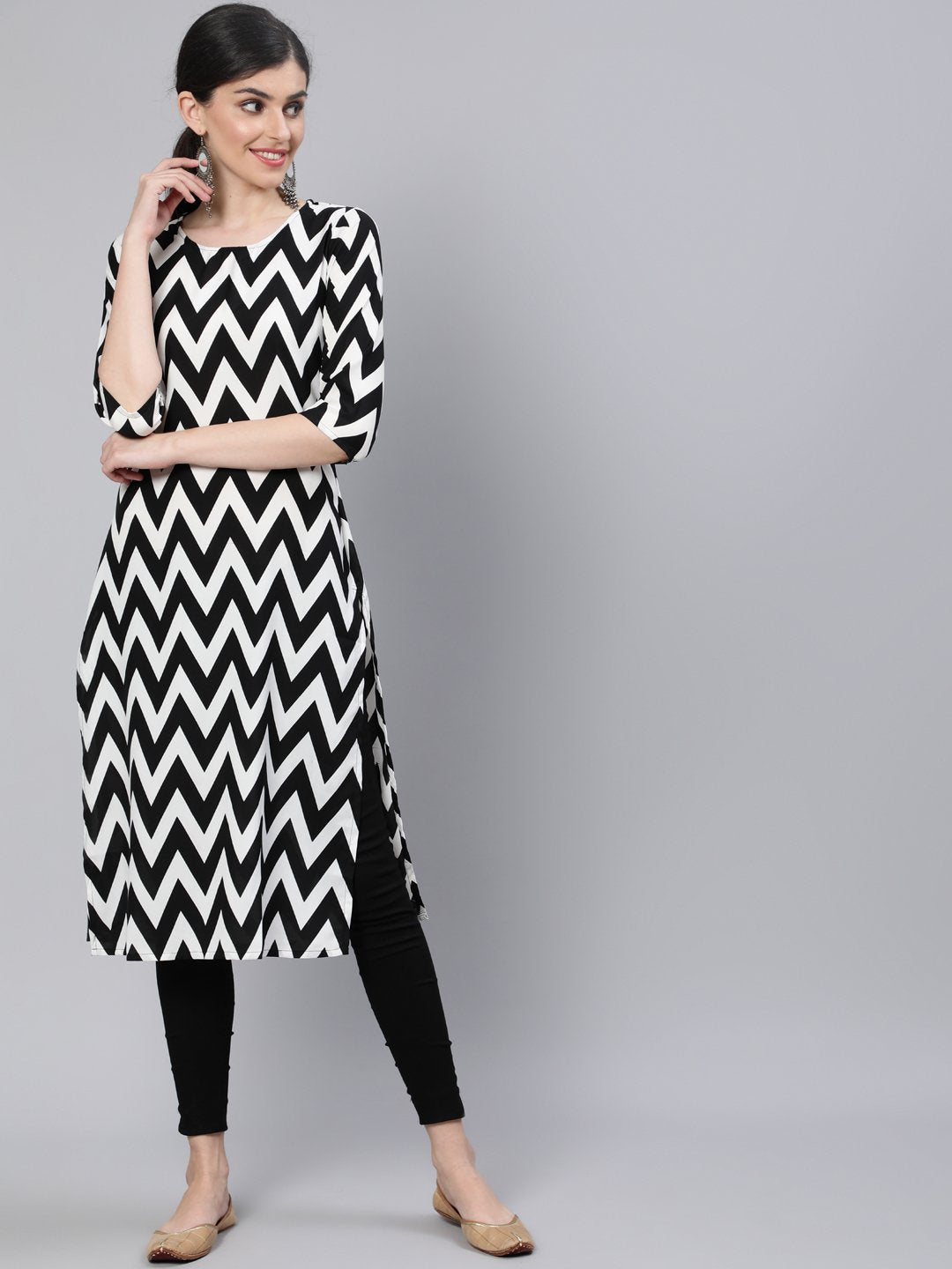 Women Black & White Zig-Zac  Straight Kurta With Three Quarter Sleeves | LASVINI - Redefining Indian Fashion with Elegance