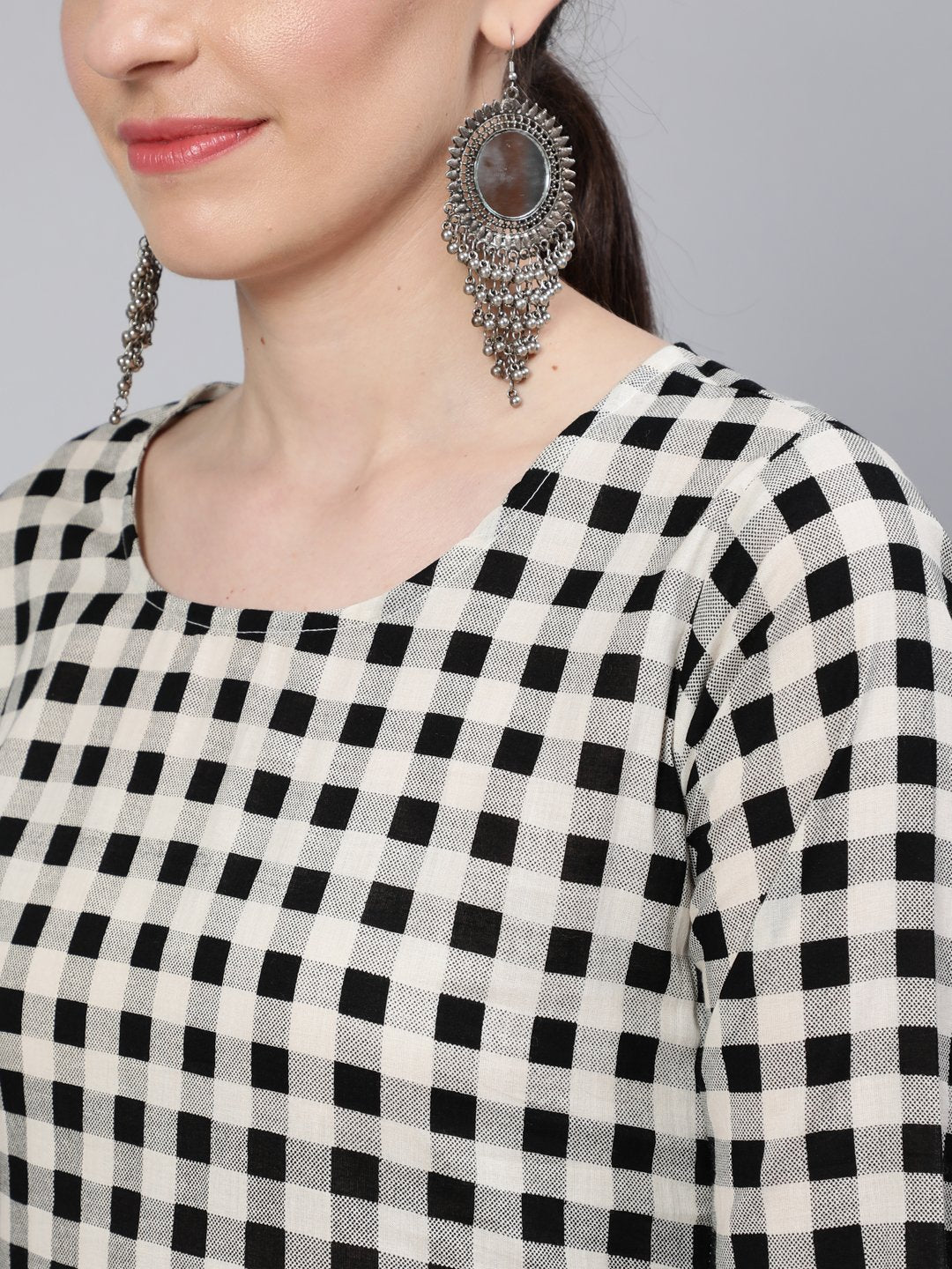 Women Black & White Checked  Straight Kurta With Three Quarter Sleeves | LASVINI - Redefining Indian Fashion with Elegance