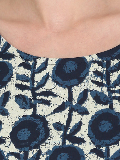 Women Blue & White Printed Straight Kurta | LASVINI - Redefining Indian Fashion with Elegance