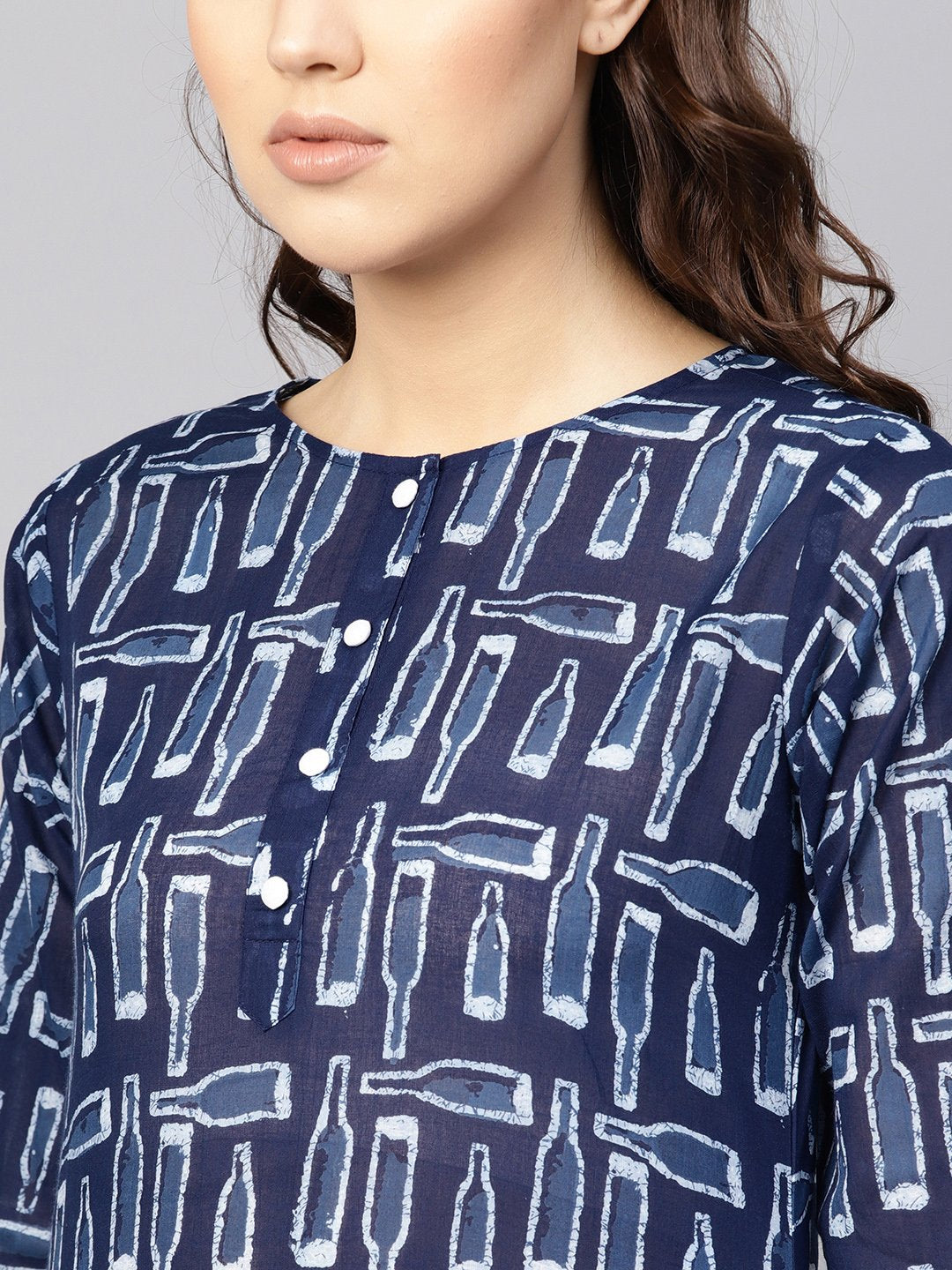 Women Blue & White Printed Straight Kurta | LASVINI - Redefining Indian Fashion with Elegance