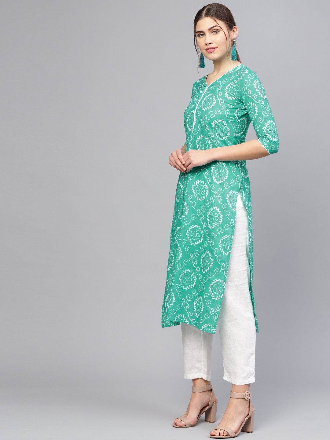 Women Green & White Printed Straight Kurta | LASVINI - Redefining Indian Fashion with Elegance