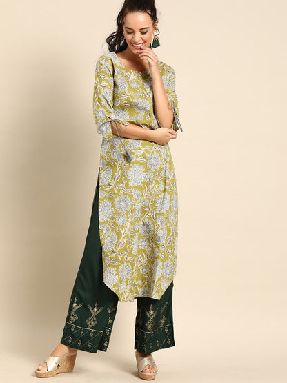 Women Green Calf Length Three-Quarter Sleeves Straight Floral Printed Cotton Kurta | LASVINI - Redefining Indian Fashion with Elegance