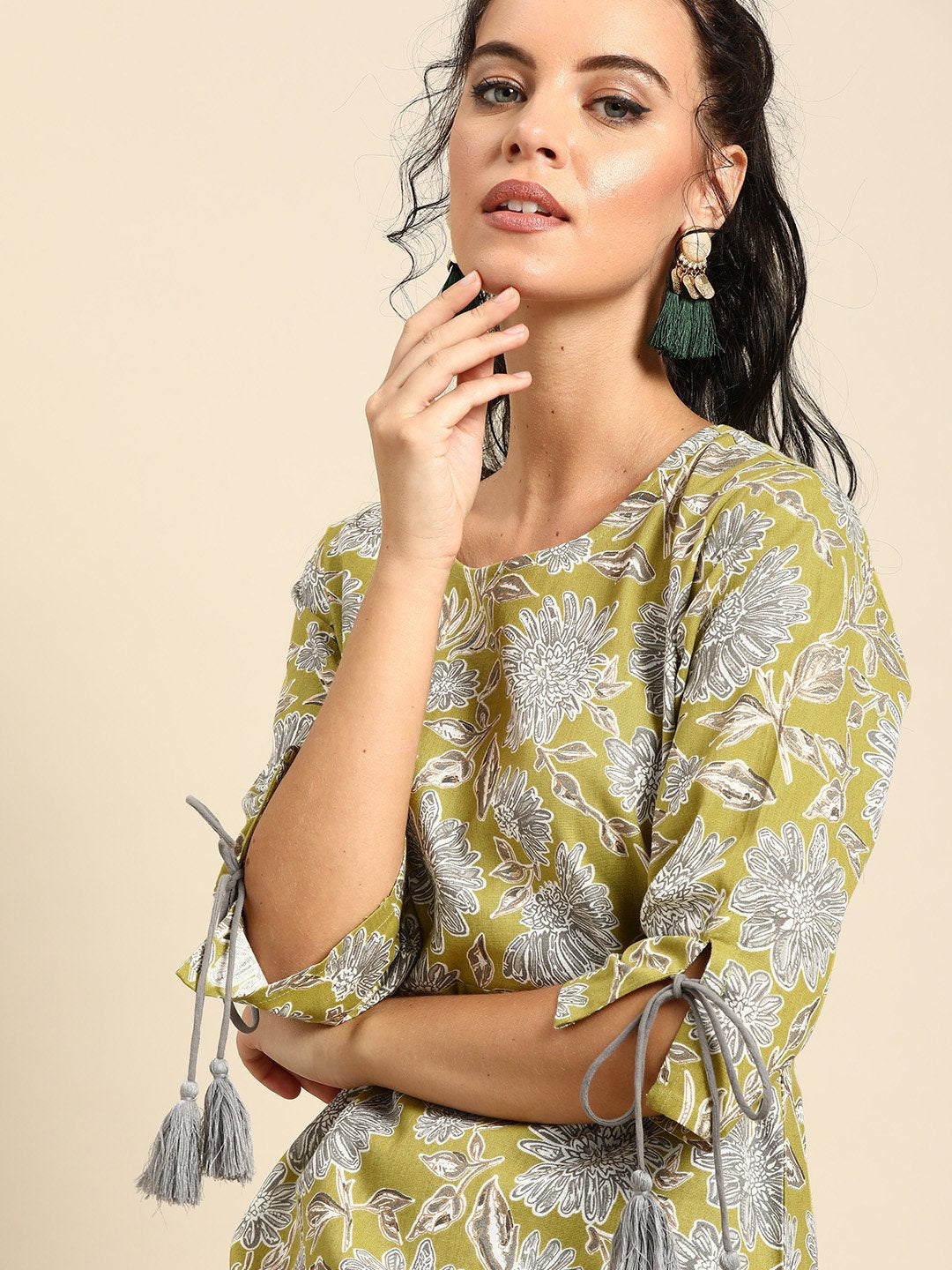 Women Green Calf Length Three-Quarter Sleeves Straight Floral Printed Cotton Kurta | LASVINI - Redefining Indian Fashion with Elegance