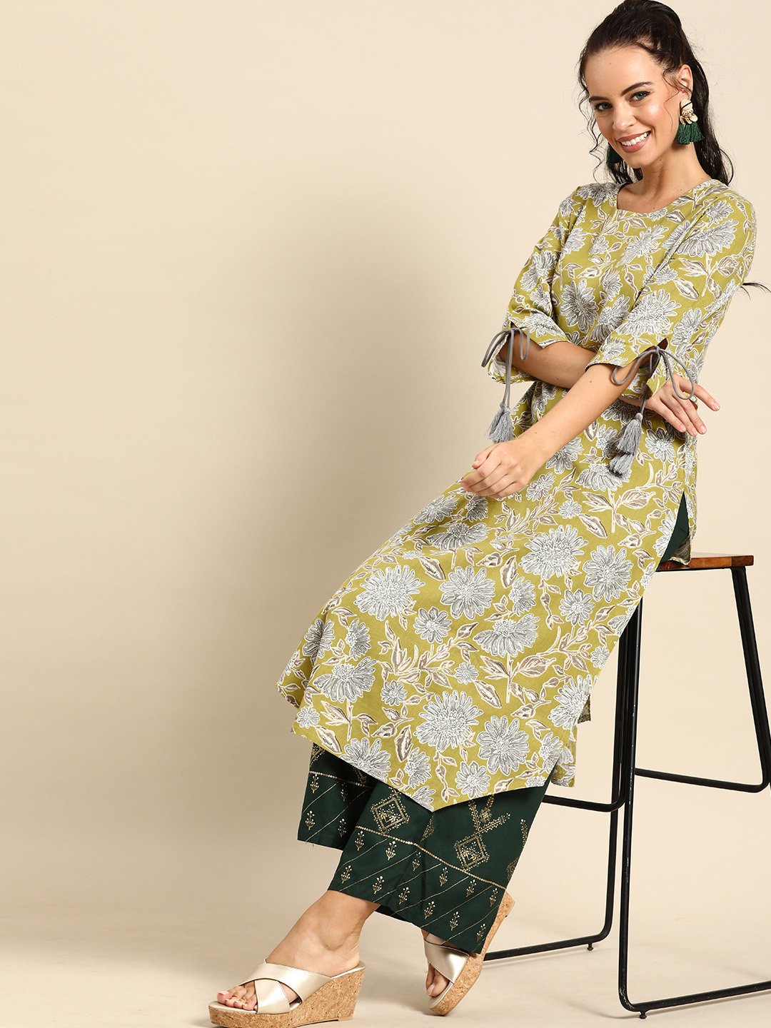 Women Green Calf Length Three-Quarter Sleeves Straight Floral Printed Cotton Kurta | LASVINI - Redefining Indian Fashion with Elegance