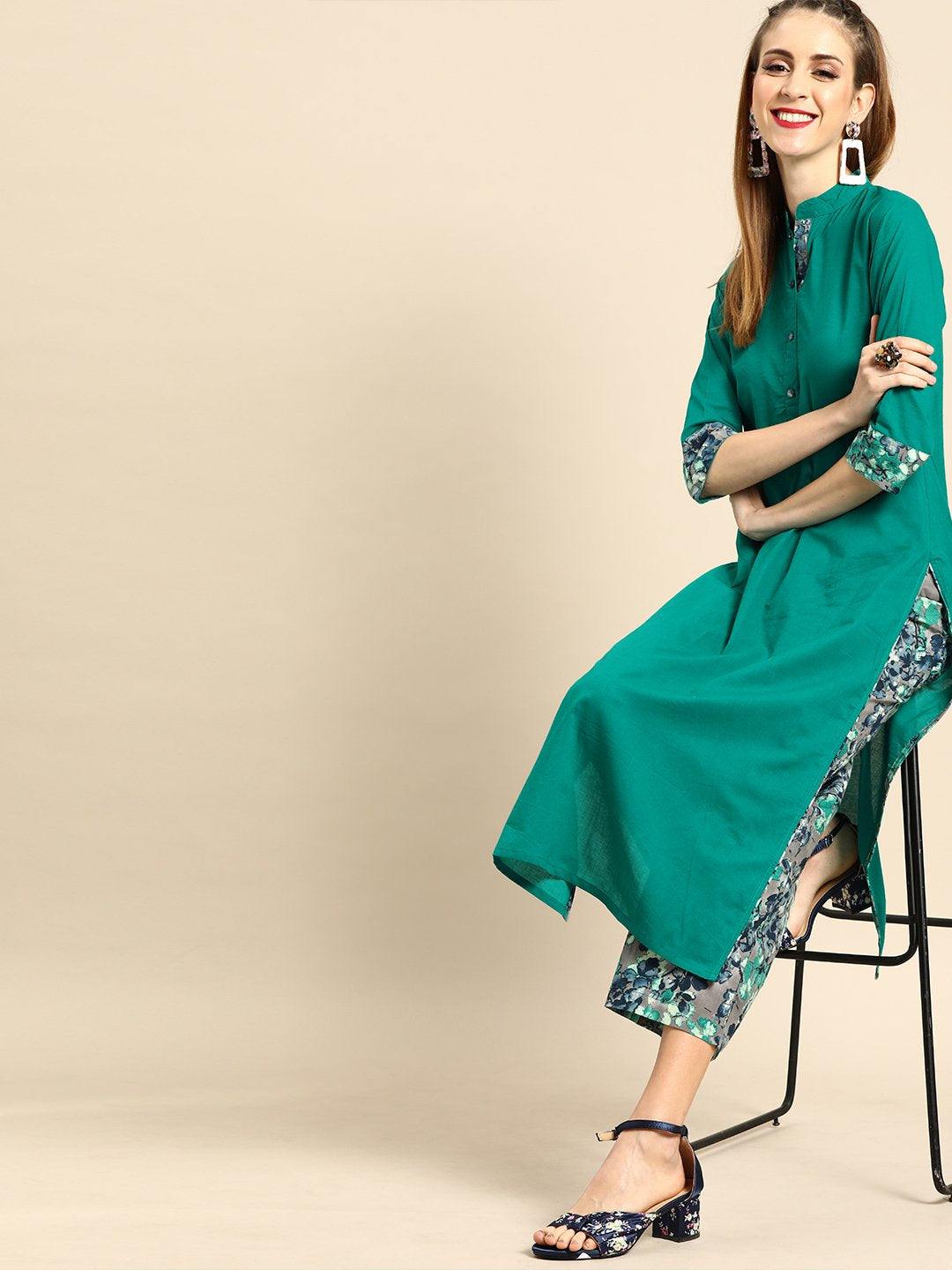 Women Green Three-Quarter Sleeves Straight Straight Kurta With Palazzo | LASVINI - Redefining Indian Fashion with Elegance