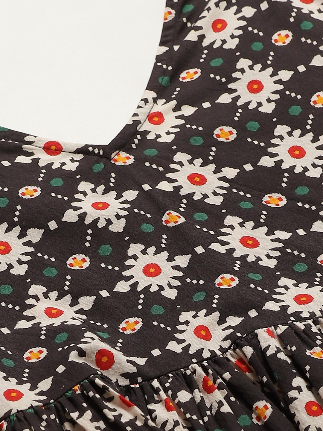 Women Black And Multi Printed Tunic | LASVINI - Redefining Indian Fashion with Elegance