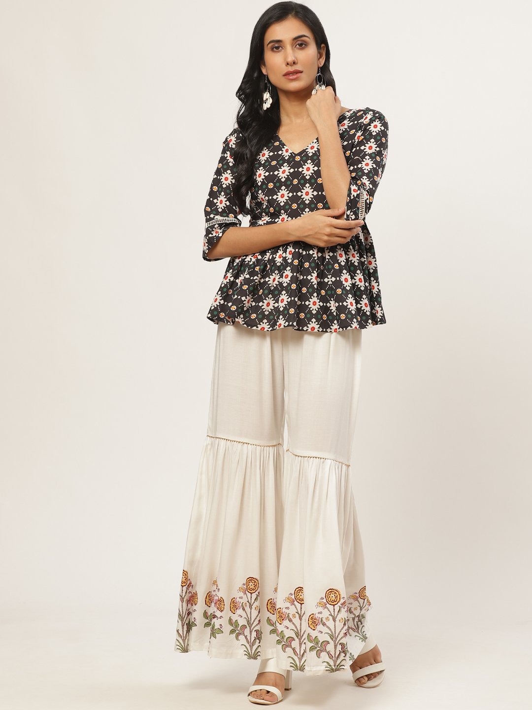 Women Black And Multi Printed Tunic | LASVINI - Redefining Indian Fashion with Elegance