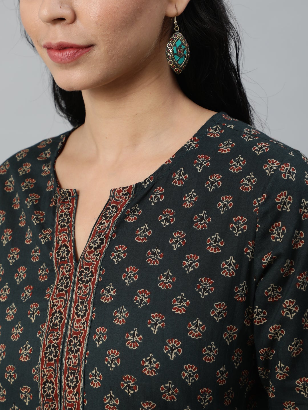Women Green Printed Tunic With Three Quarter Sleeves | LASVINI - Redefining Indian Fashion with Elegance