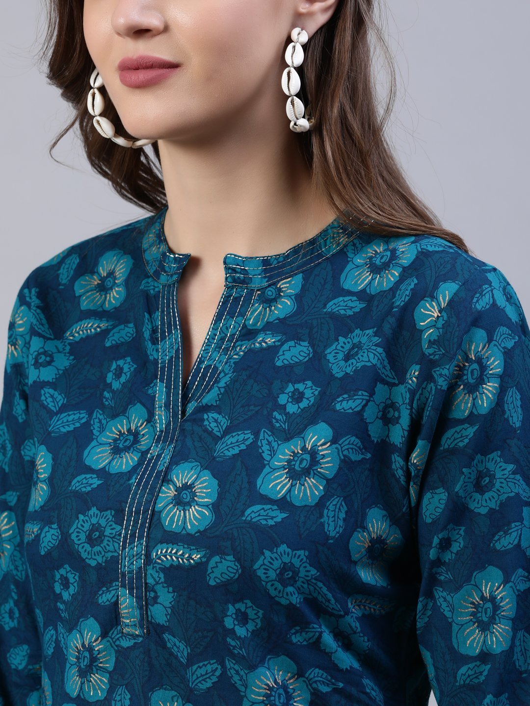 Women Green Straight Kurti With Three Quarter Sleeves | LASVINI - Redefining Indian Fashion with Elegance