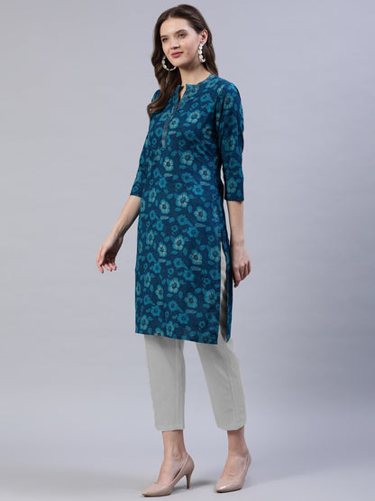 Women Green Straight Kurti With Three Quarter Sleeves | LASVINI - Redefining Indian Fashion with Elegance