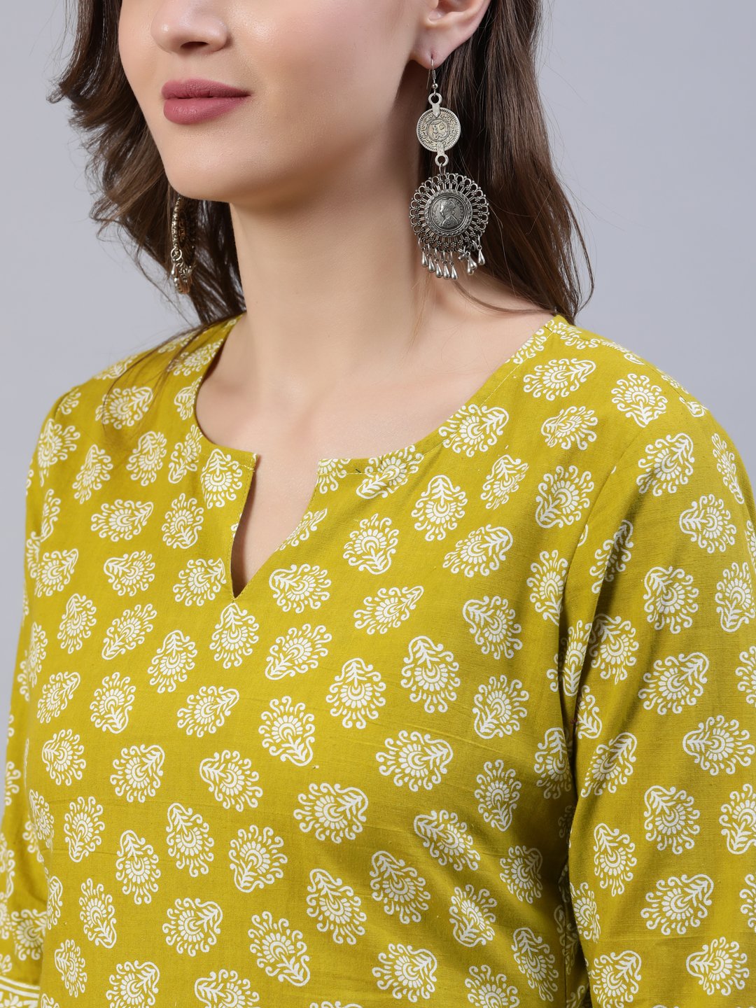 Women Green Printed Straight Kurta With Three Quarter Sleeves | LASVINI - Redefining Indian Fashion with Elegance