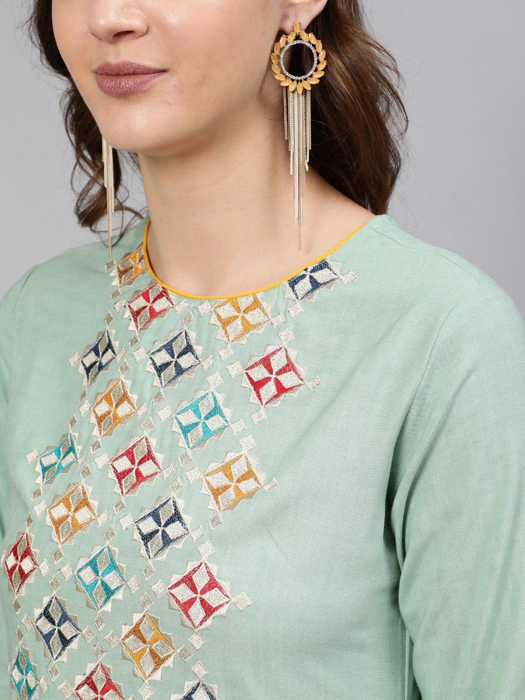 Women Green Embroidered Straight Kurta With Three Quarter Sleeves | LASVINI - Redefining Indian Fashion with Elegance
