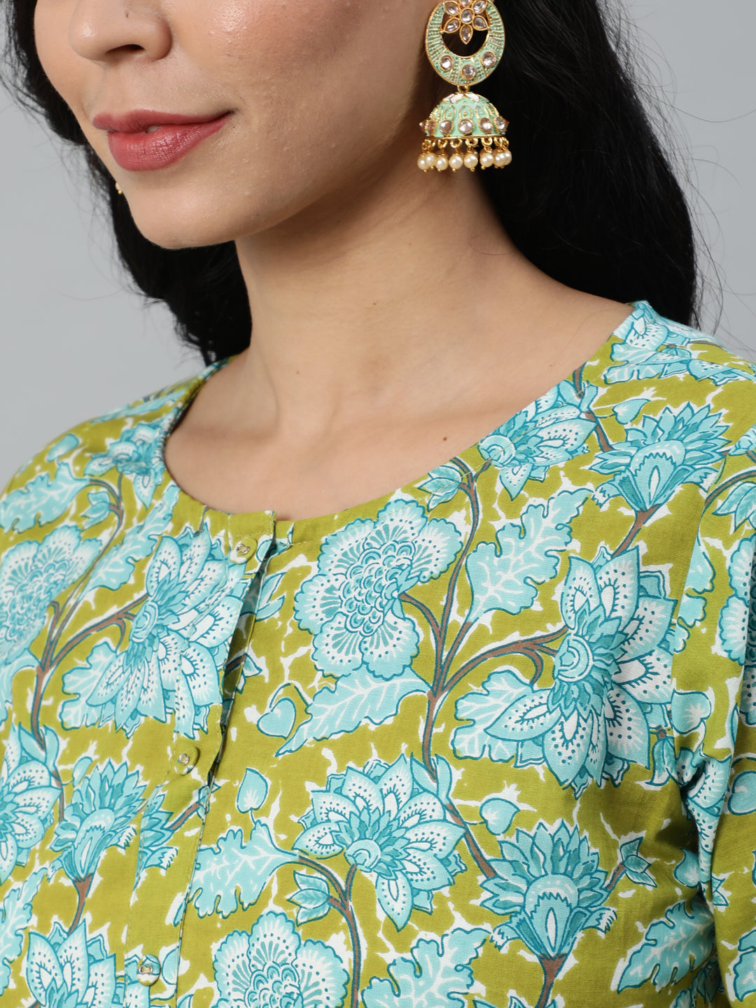 Women Green Floral Printed Straight Kurta With Three Quarter Sleeves | LASVINI - Redefining Indian Fashion with Elegance