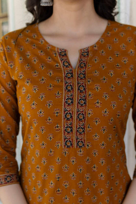 Women Mustrad Ethnic Printed Straight Kurta With Three Quarter Sleeves | LASVINI - Redefining Indian Fashion with Elegance