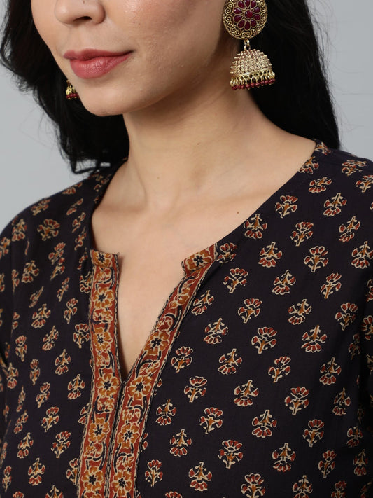 Women Purple Printed Straight Kurta With Three Quarter Sleeves | LASVINI - Redefining Indian Fashion with Elegance