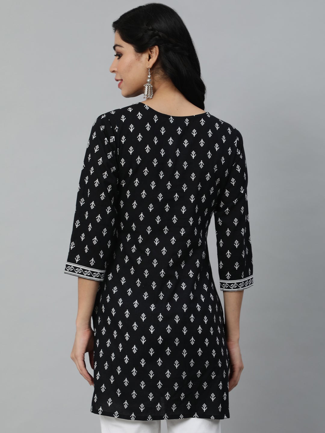 Women Black & White Printed Cotton Tunic | LASVINI - Redefining Indian Fashion with Elegance