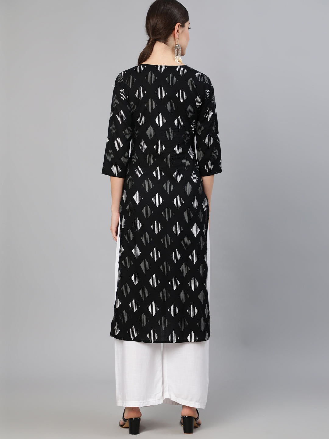 Women Black Geometric Printed Straight Kurta With Three Quarter Sleeves | LASVINI - Redefining Indian Fashion with Elegance