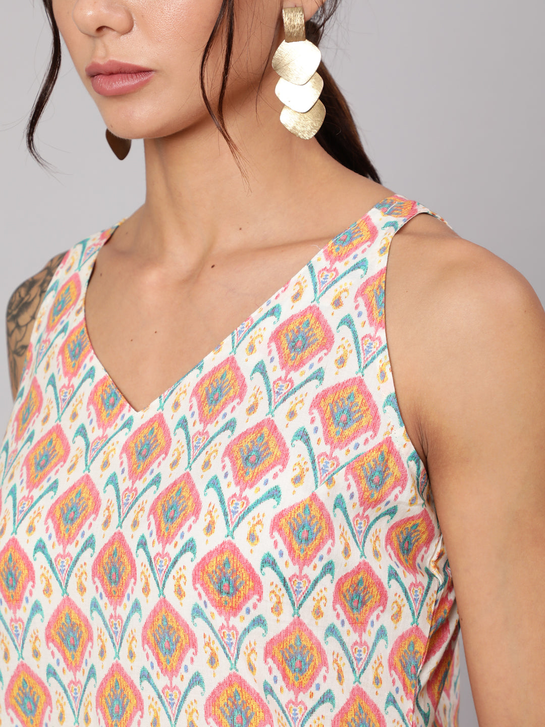 Women Multi Geometric Printed Straight Sleeveless Kurta With V-Neck | LASVINI - Redefining Indian Fashion with Elegance