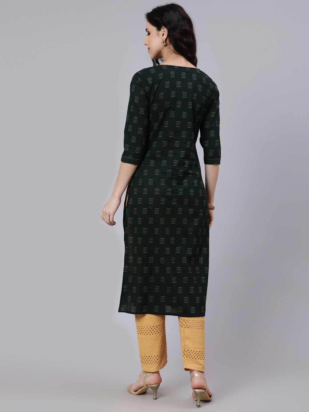 Women Green Ikat Print With Round Neck Straight Kurta | LASVINI - Redefining Indian Fashion with Elegance