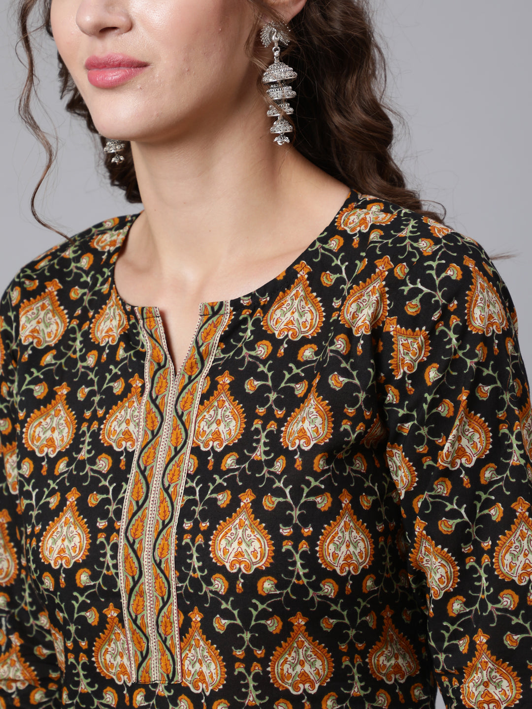 Women Black Printed Straight Kurta With Three Quarter Sleeves | LASVINI - Redefining Indian Fashion with Elegance