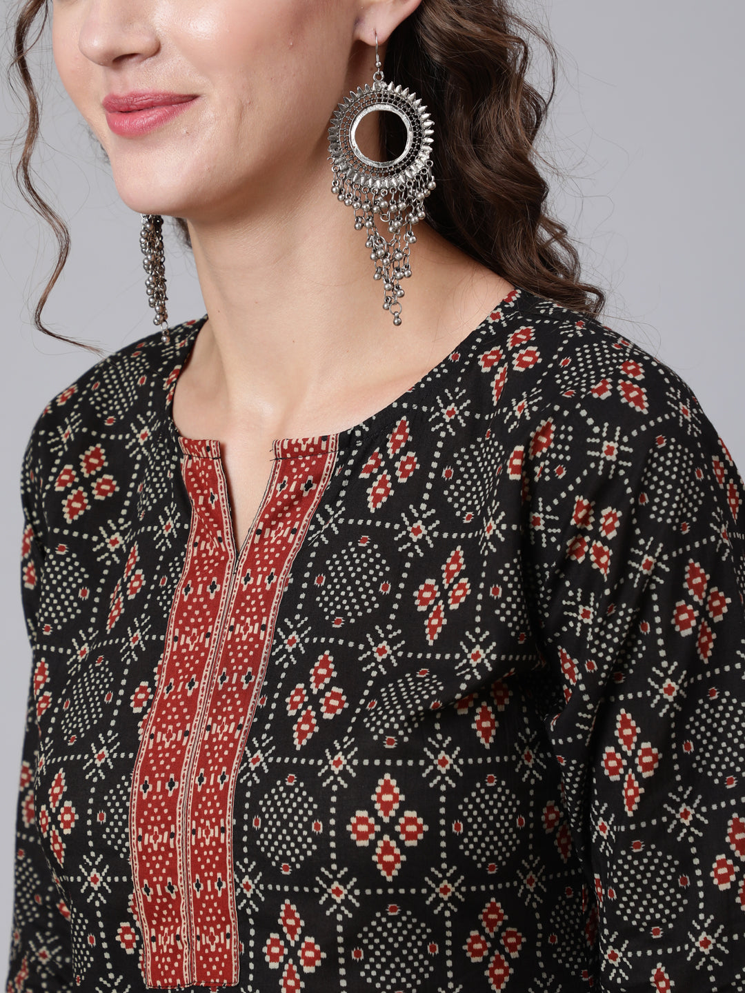 Women Black Printed Straight Kurta With Three Quarter Sleeves | LASVINI - Redefining Indian Fashion with Elegance