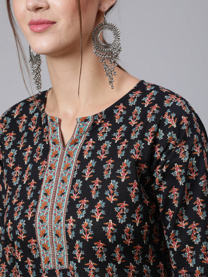 Women Black Printed Straight Kurta With Three Quarter Sleeves | LASVINI - Redefining Indian Fashion with Elegance