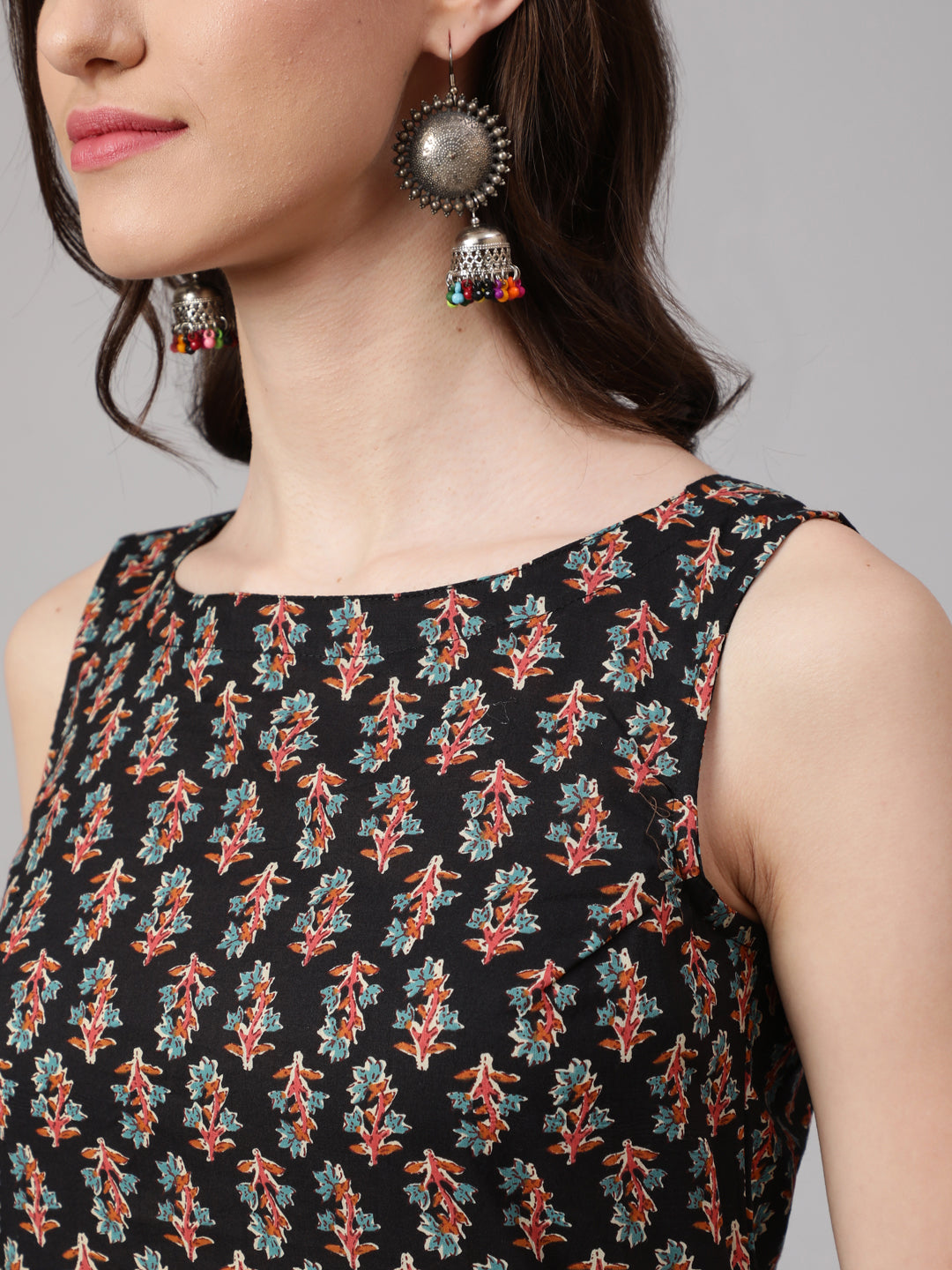 Women Black Printed Straight Sleeveless Kurta | LASVINI - Redefining Indian Fashion with Elegance