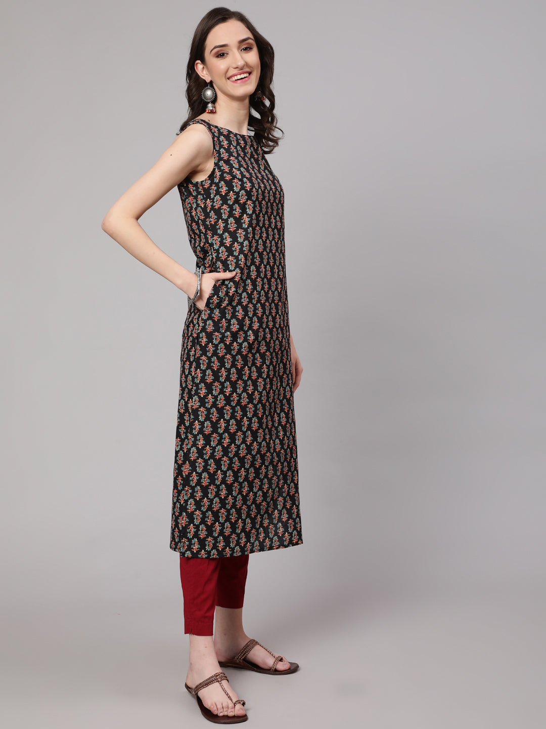Women Black Printed Straight Sleeveless Kurta | LASVINI - Redefining Indian Fashion with Elegance