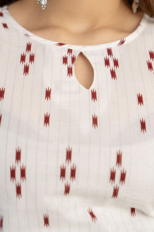 Women Off-White Printed Straight Kurta With Three Quarter Sleeves | LASVINI - Redefining Indian Fashion with Elegance