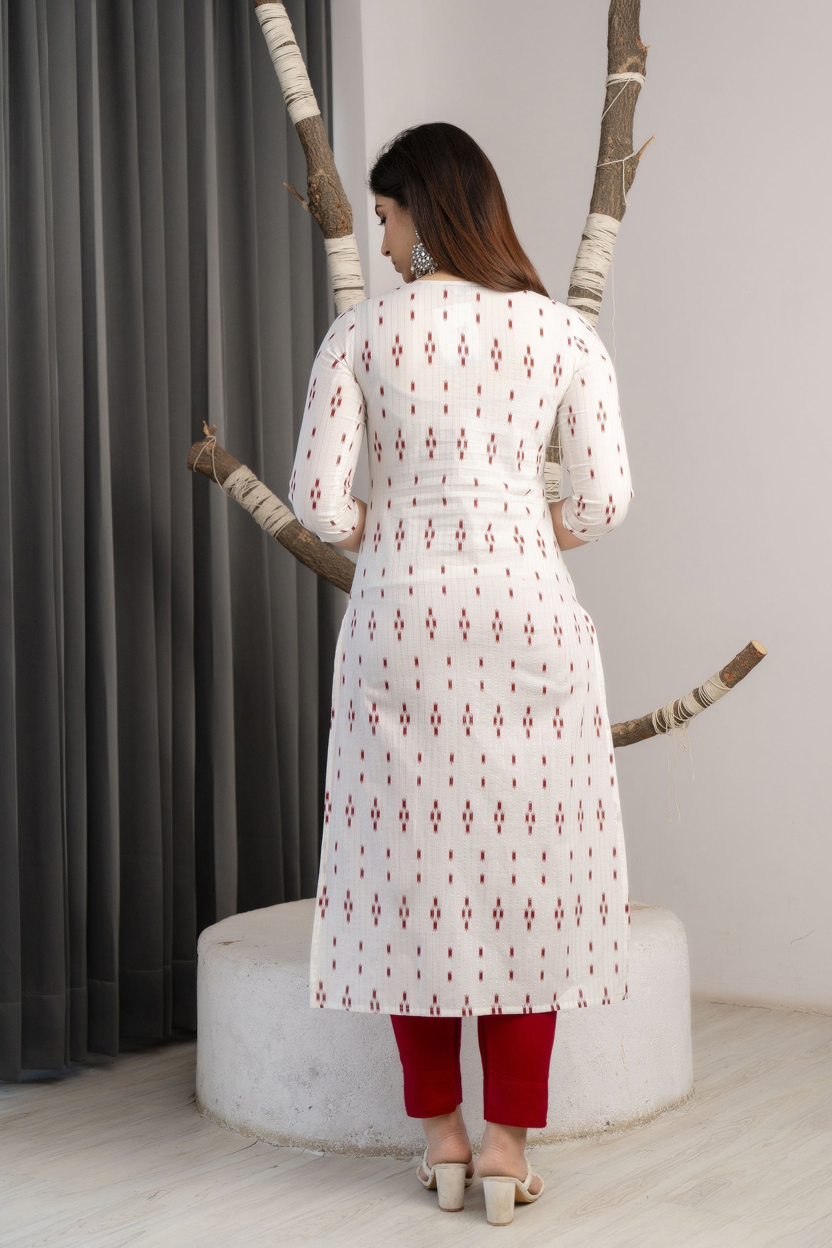 Women Off-White Printed Straight Kurta With Three Quarter Sleeves | LASVINI - Redefining Indian Fashion with Elegance