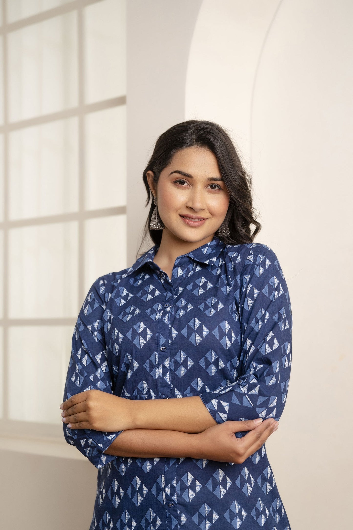 Women Blue Geometric Printed Straight Kurta With Three Quarter Sleeves | LASVINI - Redefining Indian Fashion with Elegance