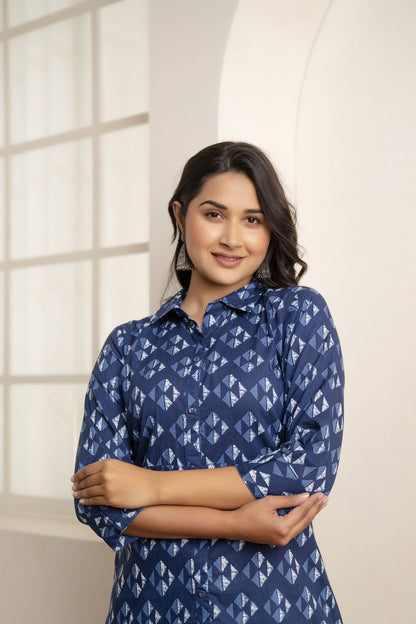 Women Blue Geometric Printed Straight Kurta With Three Quarter Sleeves | LASVINI - Redefining Indian Fashion with Elegance