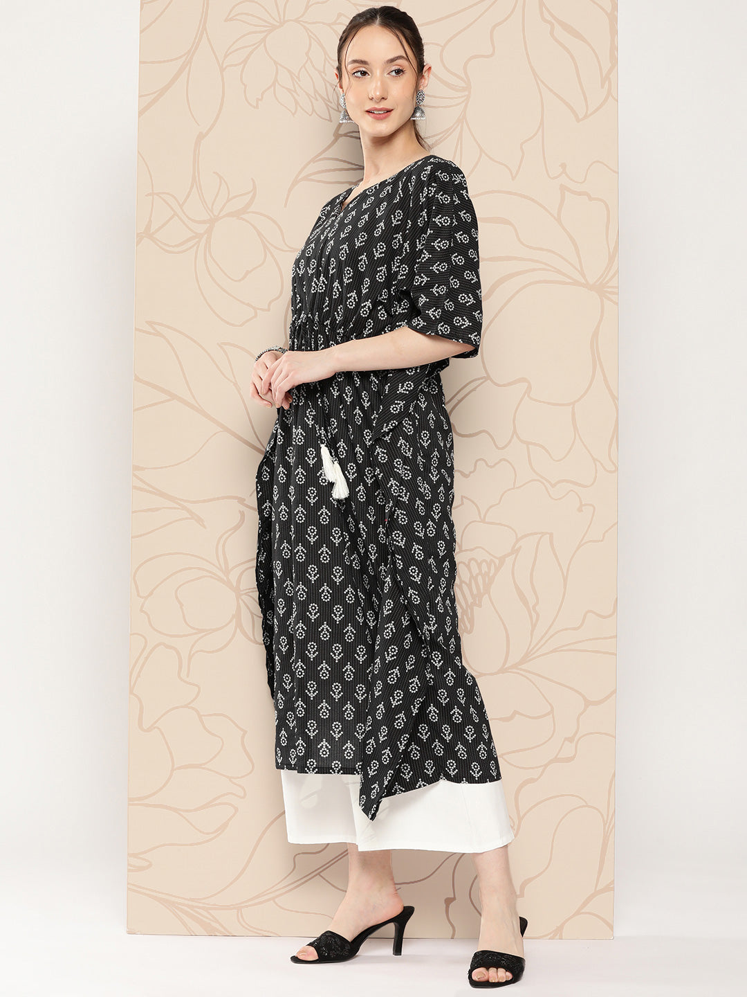 Women Black Ethnic Printed Kaftan | LASVINI - Redefining Indian Fashion with Elegance