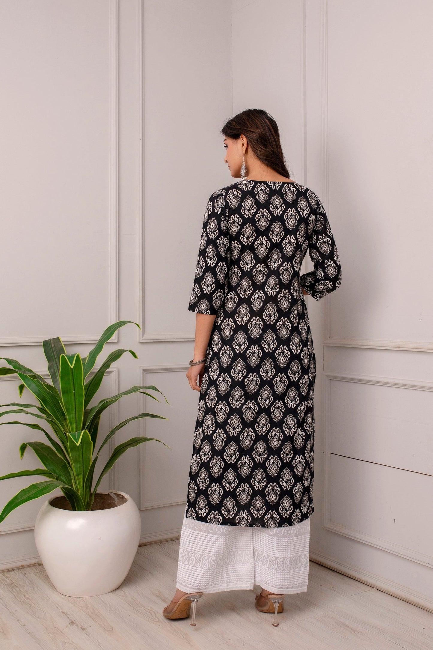 Women Black Printed Straight Kurta With Three Quarter Sleeves | LASVINI - Redefining Indian Fashion with Elegance