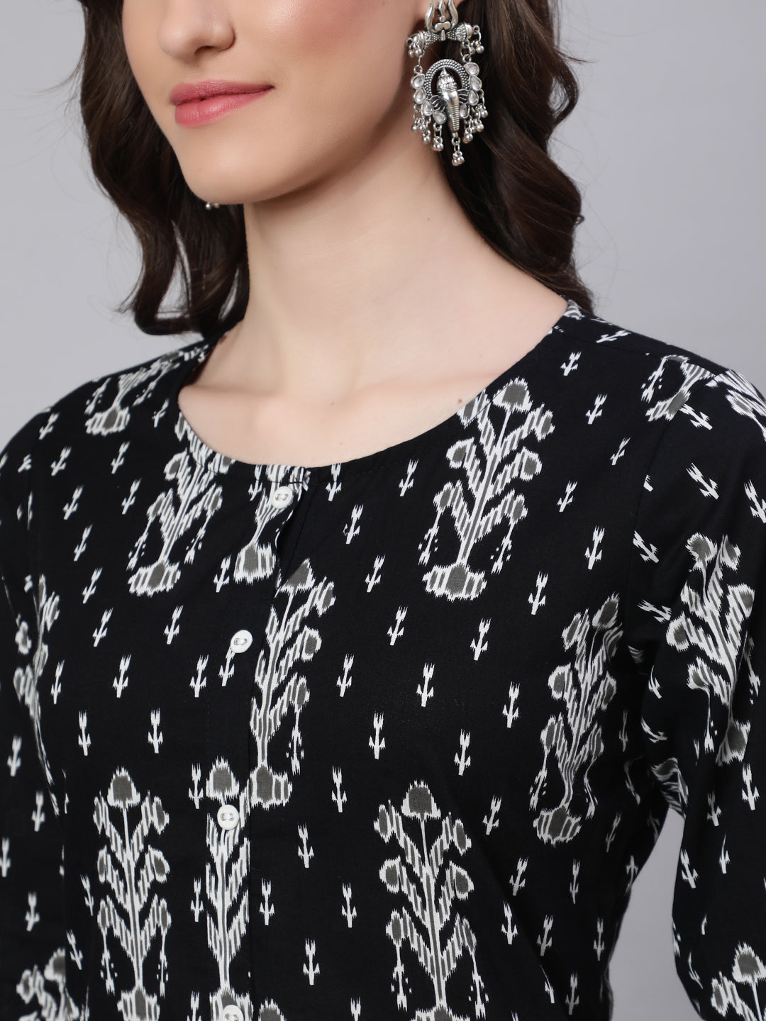 Women Black Printed Straight Kurta With Three Quarter Sleeves | LASVINI - Redefining Indian Fashion with Elegance