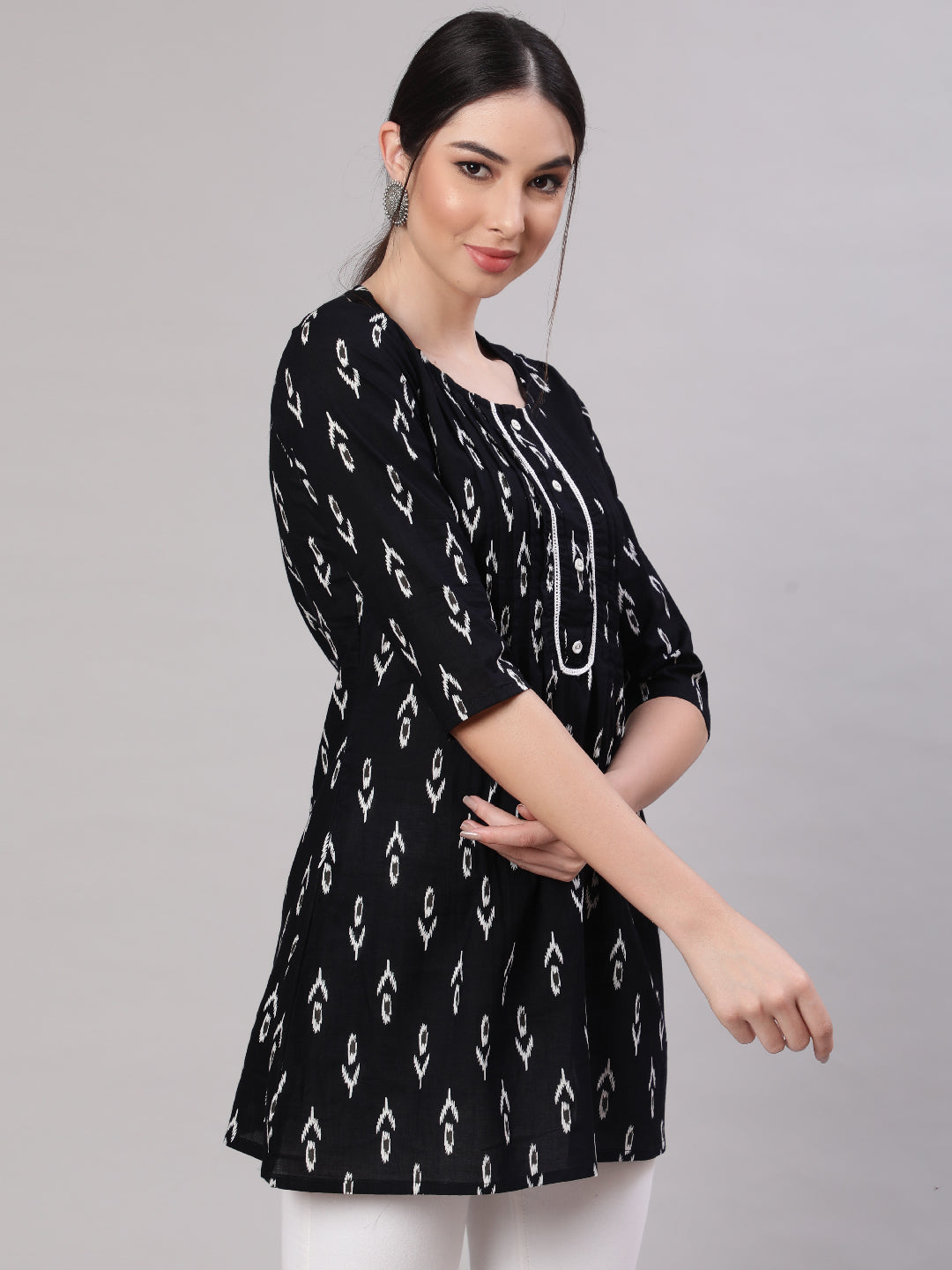 Women Black Straight Tunic With Three Quarter Sleeves | LASVINI - Redefining Indian Fashion with Elegance
