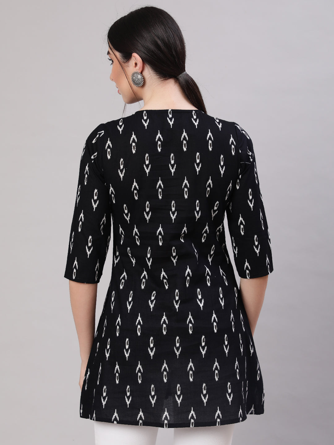 Women Black Straight Tunic With Three Quarter Sleeves | LASVINI - Redefining Indian Fashion with Elegance