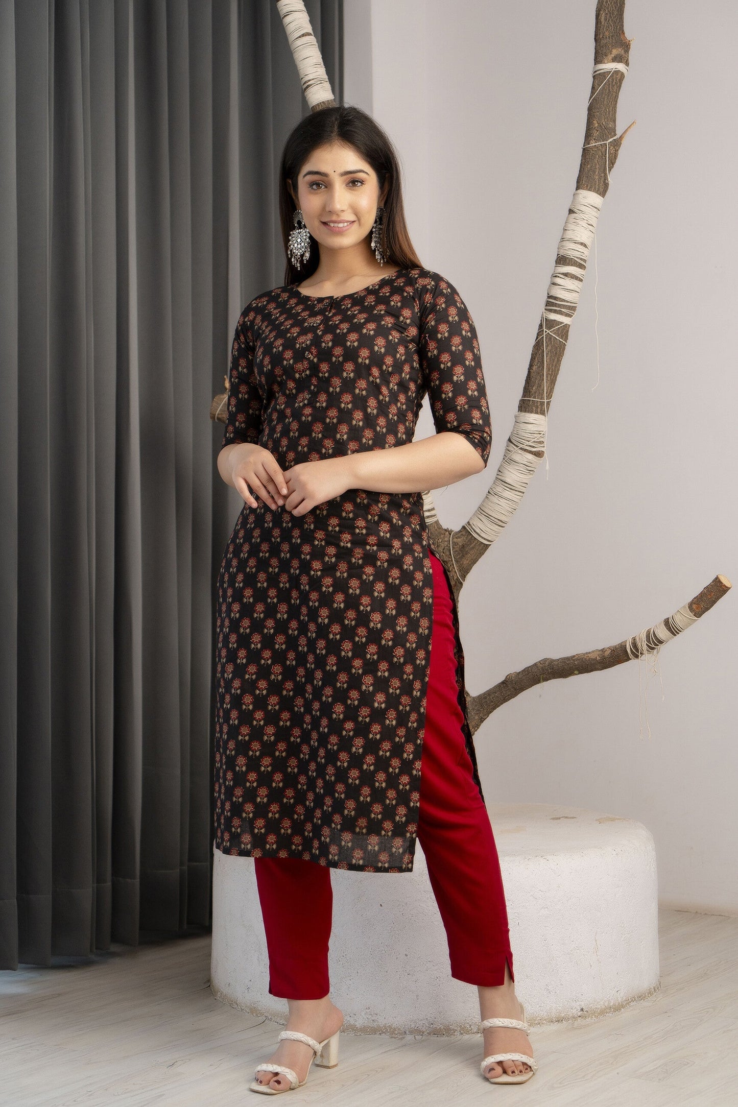 Women Black Printed Straight Kurta With Three Quarter Sleeves | LASVINI - Redefining Indian Fashion with Elegance