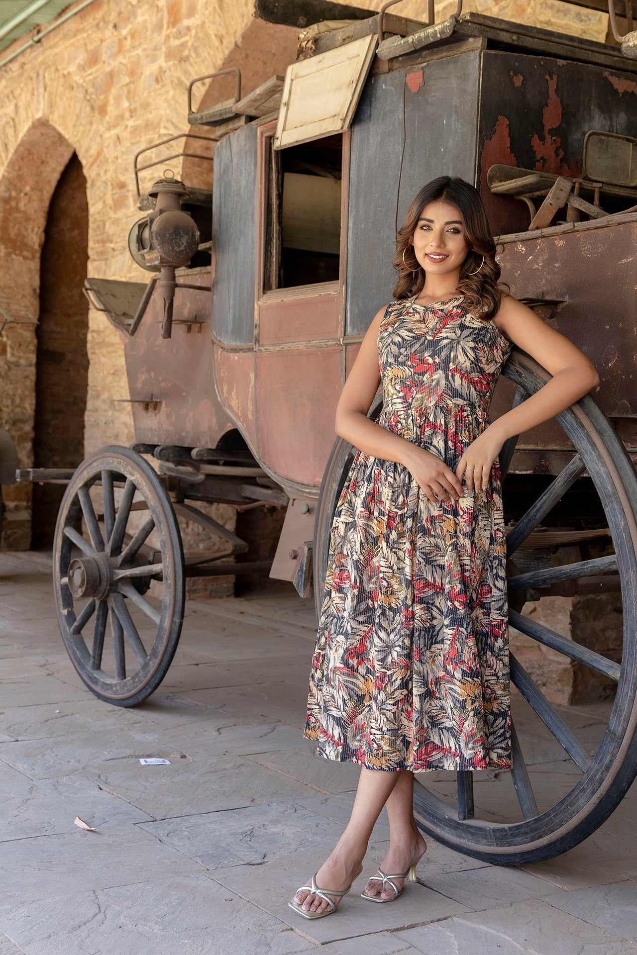 Women Black Abstract Printed Sleeveless Midi Dress | LASVINI - Redefining Indian Fashion with Elegance