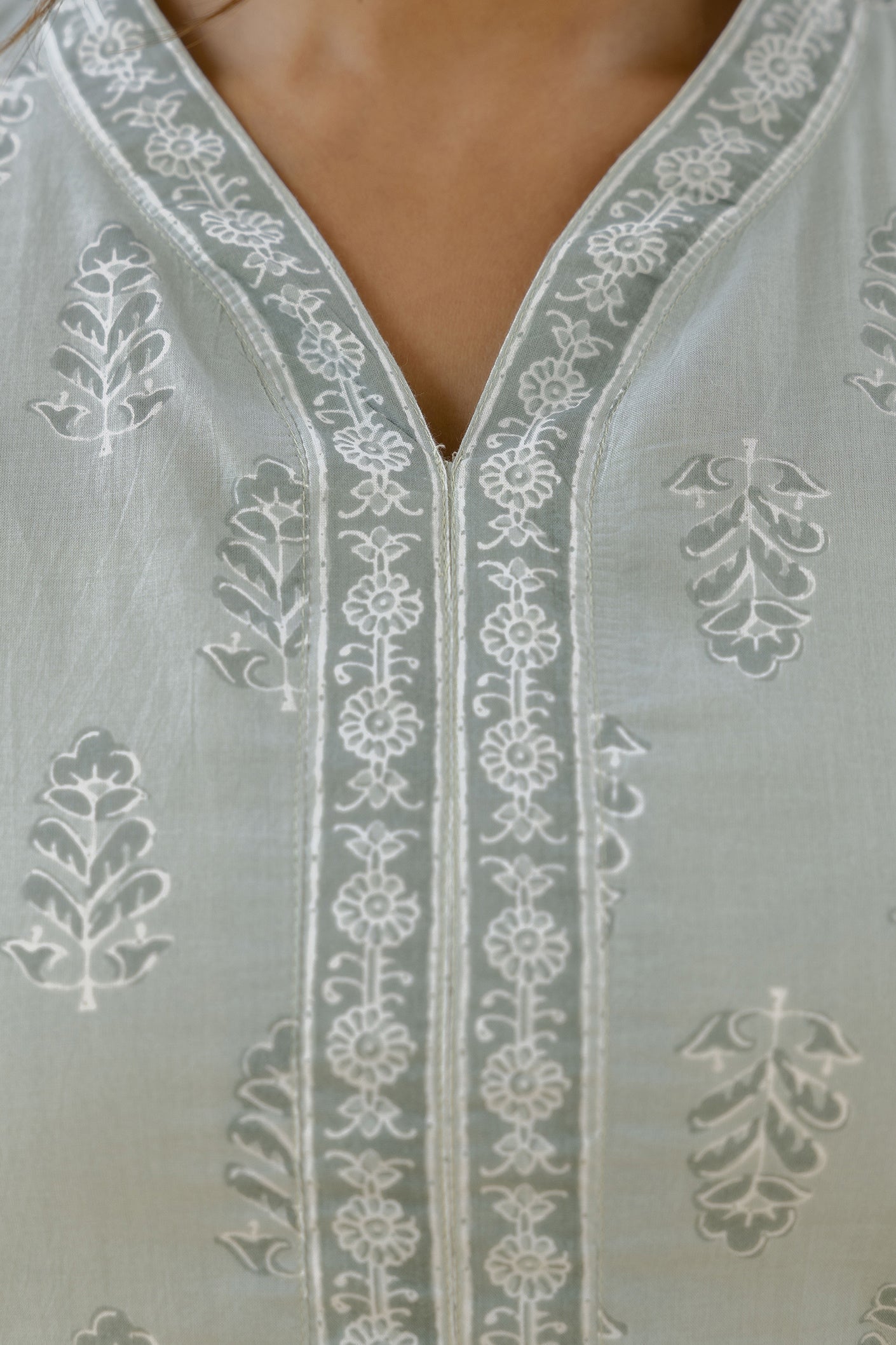 Women Green Straight V- Neck Tunic | LASVINI - Redefining Indian Fashion with Elegance