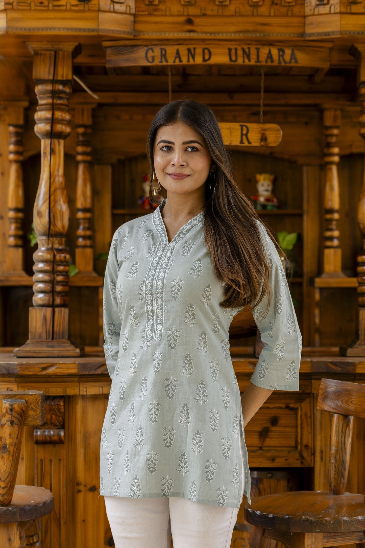 Women Green Straight V- Neck Tunic | LASVINI - Redefining Indian Fashion with Elegance