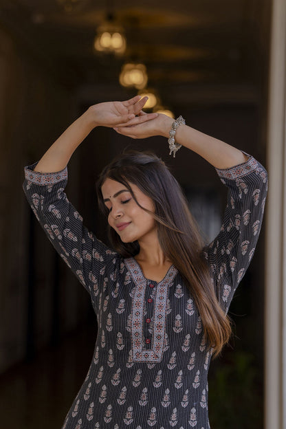 Women Black Printed Straight Kurta With Three Quarter Sleeves | LASVINI - Redefining Indian Fashion with Elegance