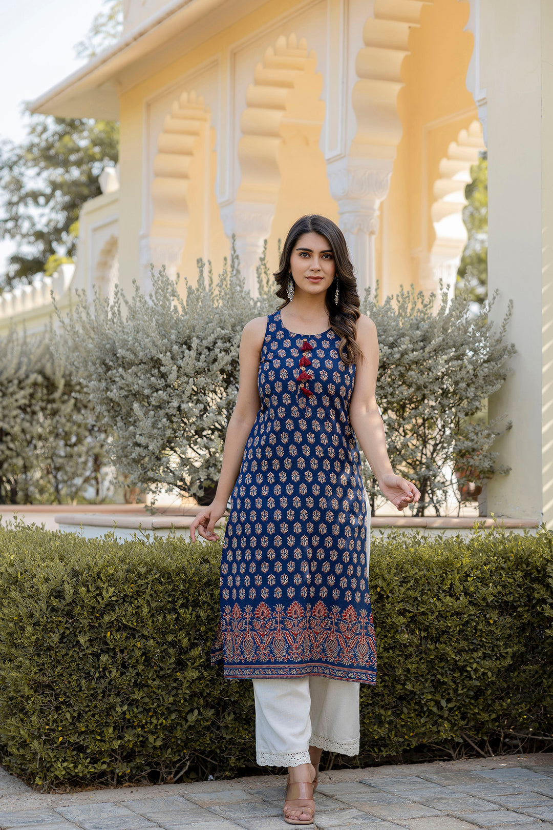 Women Navy Blue Printed Straight Sleeveless Kurta | LASVINI - Redefining Indian Fashion with Elegance