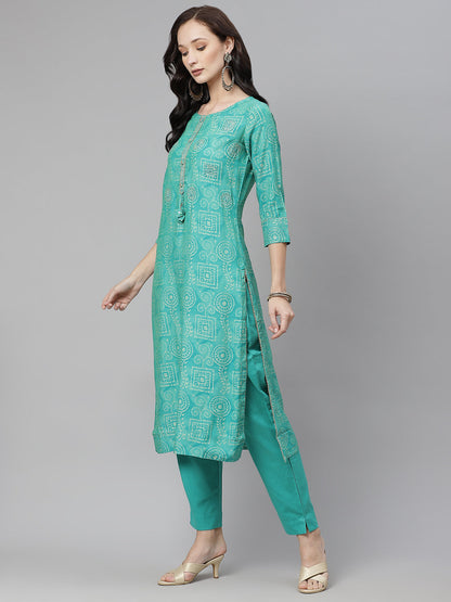 Women'S Green Muslin Straight Kurta With Pants | LASVINI - Redefining Indian Fashion with Elegance