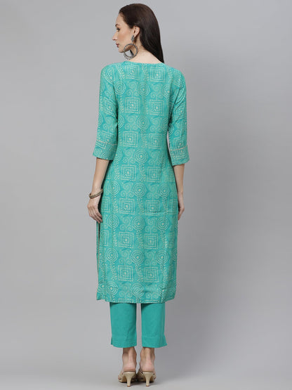 Women'S Green Muslin Straight Kurta With Pants | LASVINI - Redefining Indian Fashion with Elegance