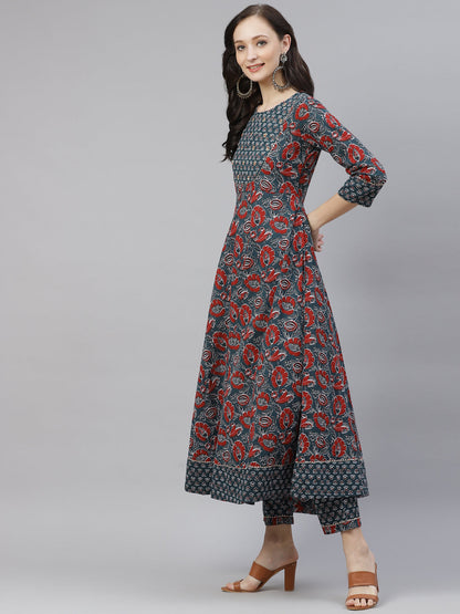 Women'S Dark Green Cotton Flaired Kurta Pant Set | LASVINI - Redefining Indian Fashion with Elegance