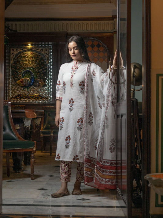 Women White Cotton Kurta Pant Set With Dupatta | LASVINI - Redefining Indian Fashion with Elegance